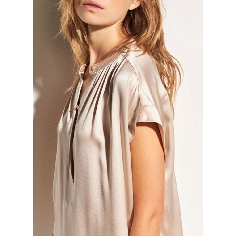 NWT Vince Beige Silk Short Sleeve Blouse Size M